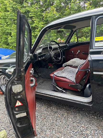 Volvo Amazon 3 of 5