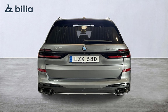 BMW X7 4 of 5