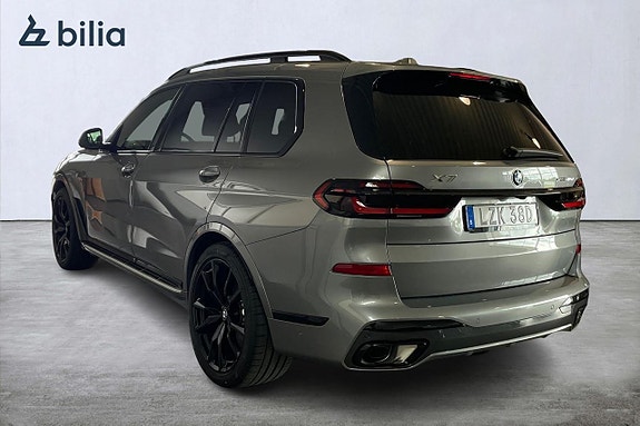 BMW X7 2 of 5
