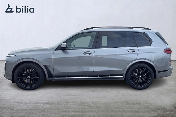 BMW X7 3 of 5