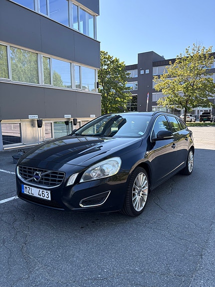 Volvo V60 3 of 5