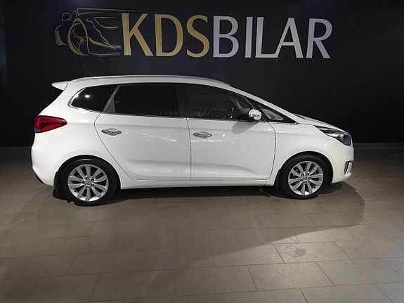 Kia Carens 4 of 5