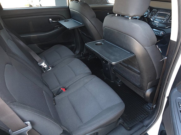Kia Carens 10 of 13