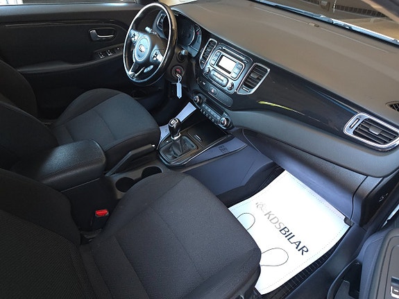 Kia Carens 7 of 13