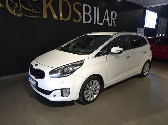 Kia Carens 2 of 5