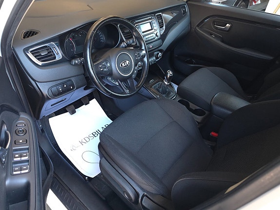 Kia Carens 9 of 13