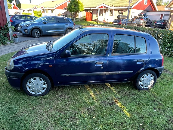 Renault Clio 2 of 7