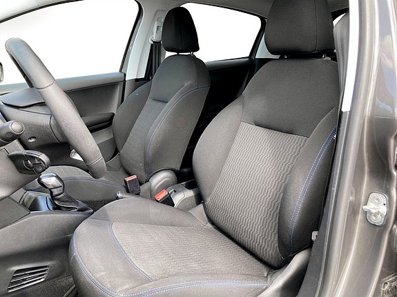 Peugeot 208 5 of 15