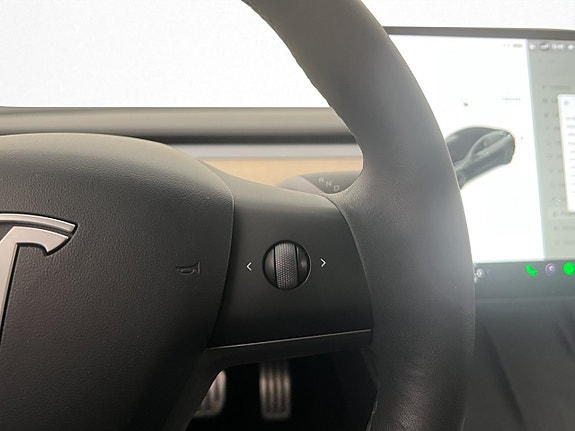 Tesla Model 3 17 of 30