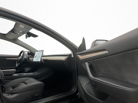 Tesla Model 3 19 of 30