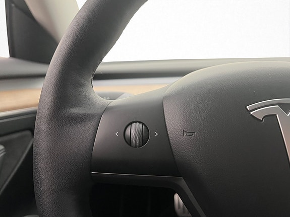 Tesla Model 3 16 of 30