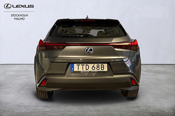 Lexus UX250h 4 of 20