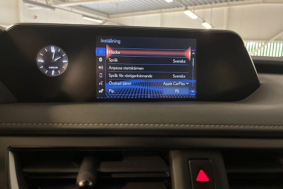 Lexus UX250h 13 of 20