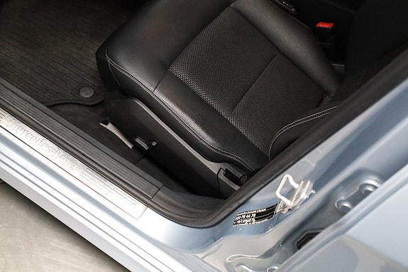 Mercedes-Benz E250 11 of 25
