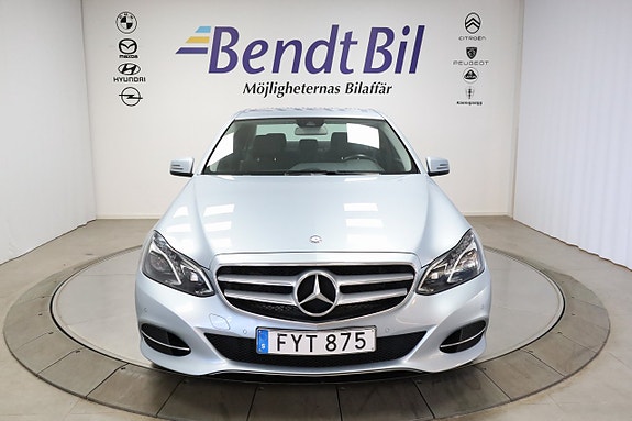 Mercedes-Benz E250 2 of 25