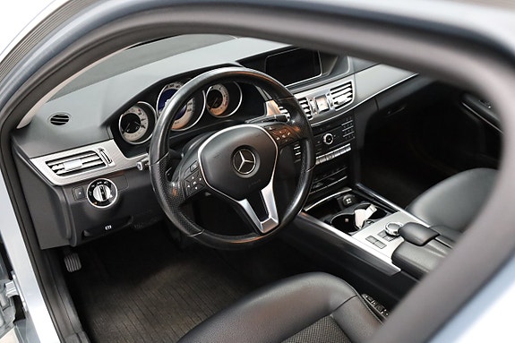 Mercedes-Benz E250 6 of 25