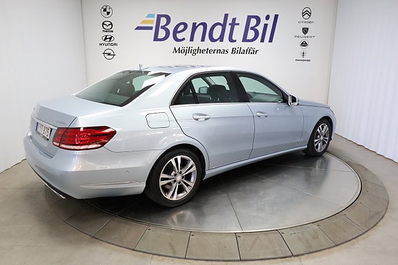 Mercedes-Benz E250 13 of 25