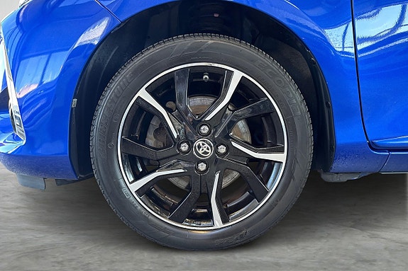 Toyota Yaris 9 of 21