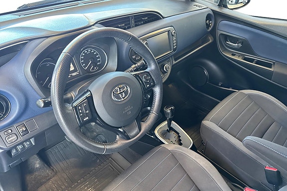 Toyota Yaris 13 of 21