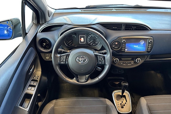 Toyota Yaris 15 of 21
