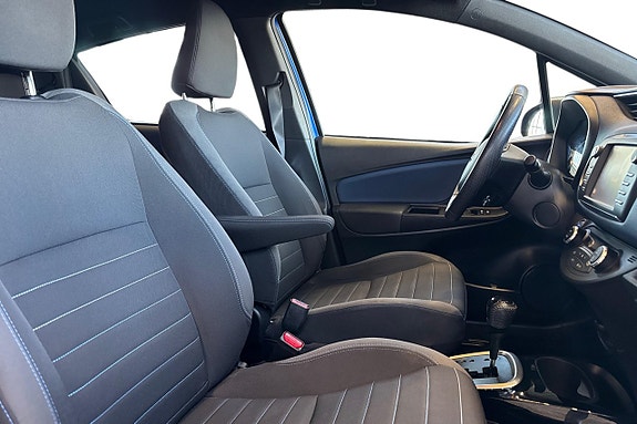 Toyota Yaris 11 of 21