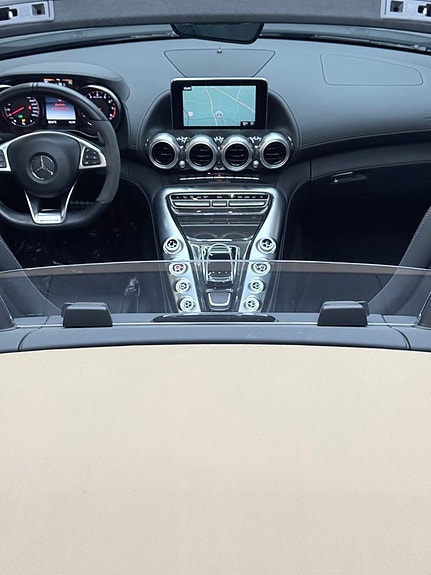 Mercedes-Benz AMG GT Roadster 9 of 16