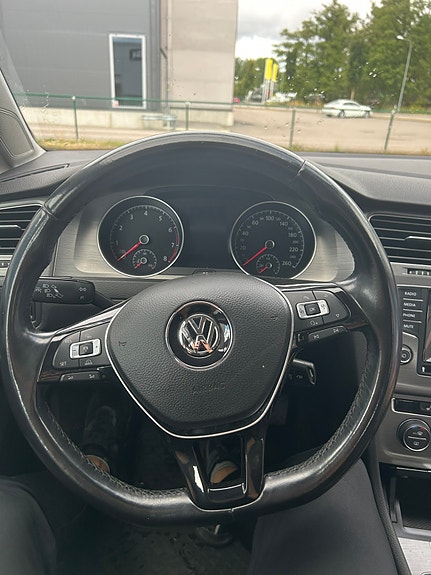 Volkswagen Golf VII 12 of 13