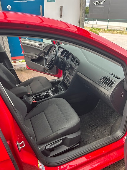 Volkswagen Golf VII 4 of 13