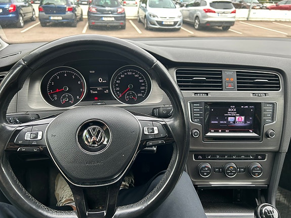 Volkswagen Golf VII 11 of 13