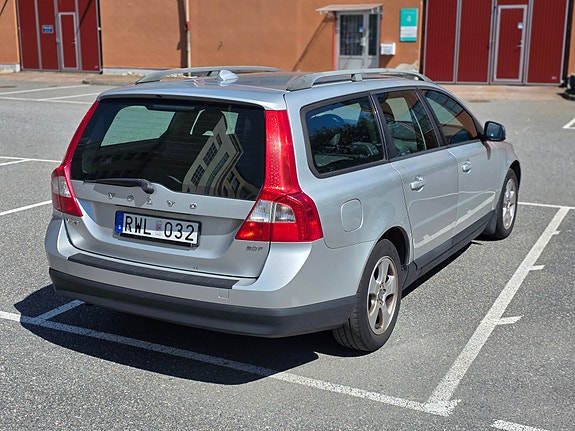 Volvo V70 4 of 8