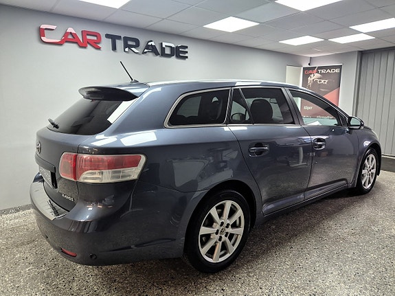 Toyota Avensis 5 of 5