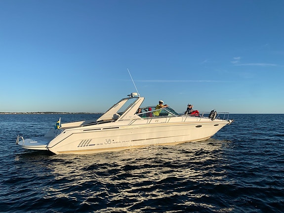 Sea Ray 380 Sun Sport 3 of 23