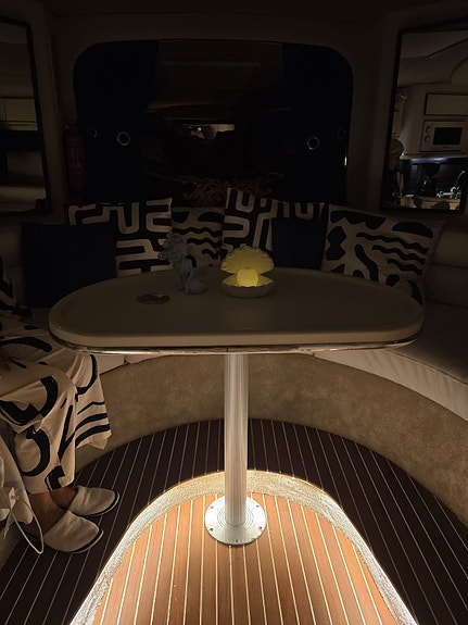 Sea Ray 380 Sun Sport 16 of 23