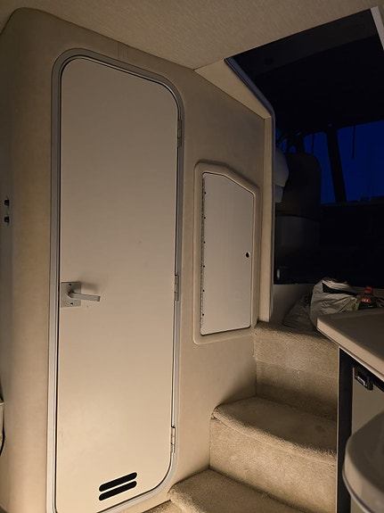 Sea Ray 380 Sun Sport 20 of 23