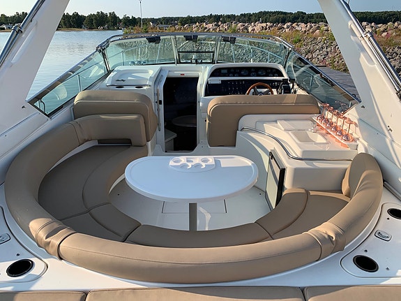 Sea Ray 380 Sun Sport 10 of 23