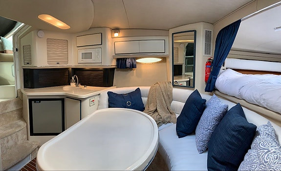 Sea Ray 380 Sun Sport 15 of 23