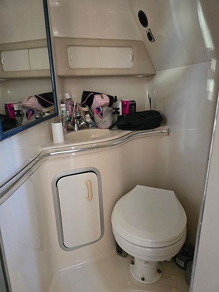 Sea Ray 380 Sun Sport 21 of 23