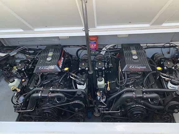 Sea Ray 380 Sun Sport 22 of 23