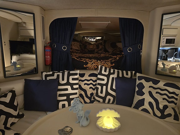 Sea Ray 380 Sun Sport 18 of 23
