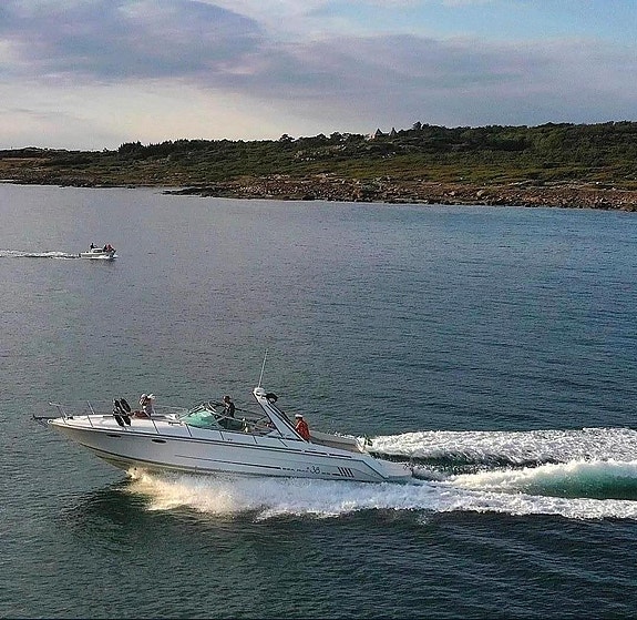 Sea Ray 380 Sun Sport 2 of 23