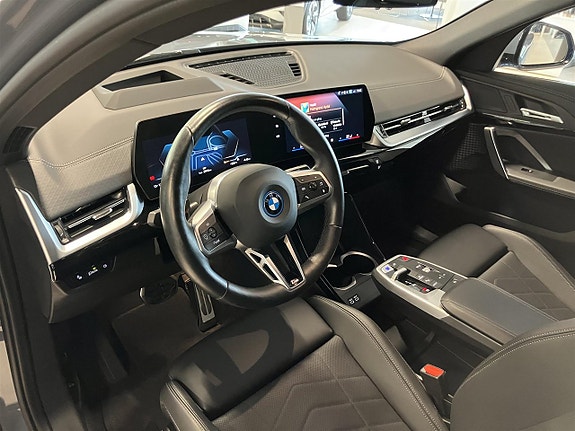 BMW iX2 6 of 11