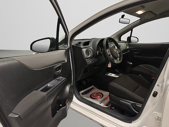 Toyota Yaris 7 of 20
