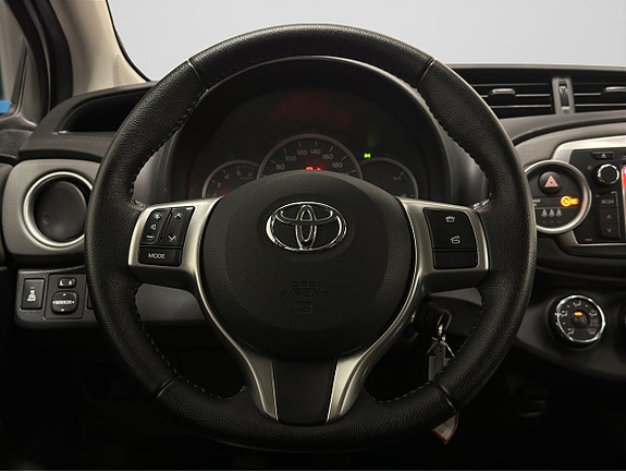 Toyota Yaris 12 of 20