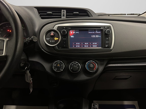 Toyota Yaris 13 of 20