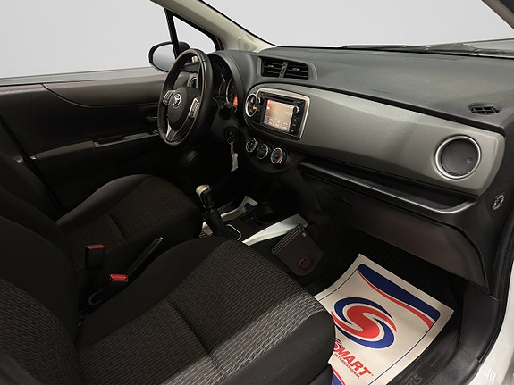 Toyota Yaris 10 of 20