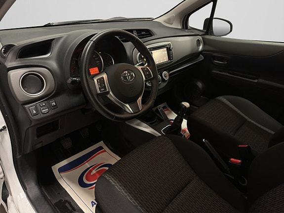 Toyota Yaris 9 of 20