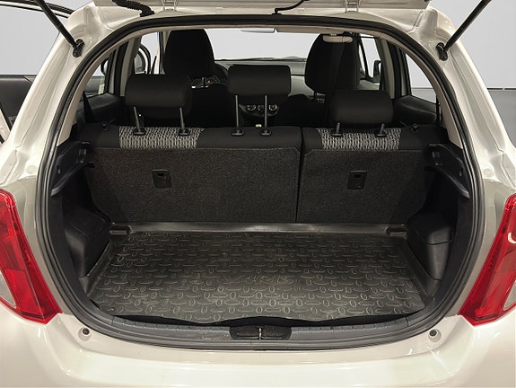 Toyota Yaris 20 of 20