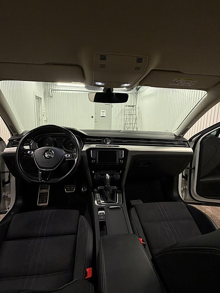 Volkswagen Passat Alltrack 6 of 9