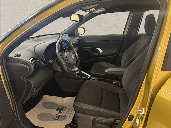 Toyota Yaris Cross 3 of 5