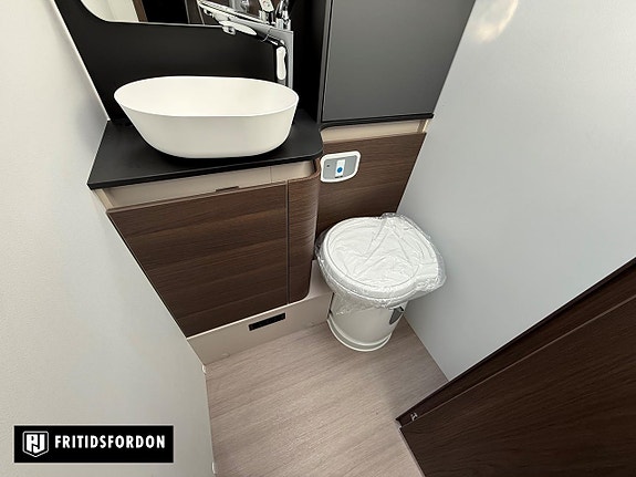 Adria Coral Supreme 670 DL * Omg leverans* 9 of 15